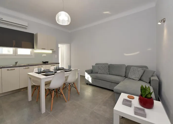 Apartment Cyclamen Hermoupolis