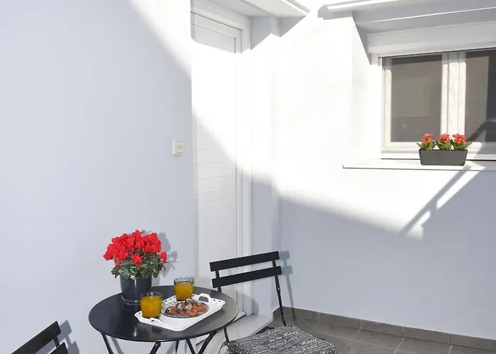 Cyclamen Hermoupolis