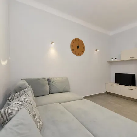 Cyclamen Hermoupolis * Ermoúpoli