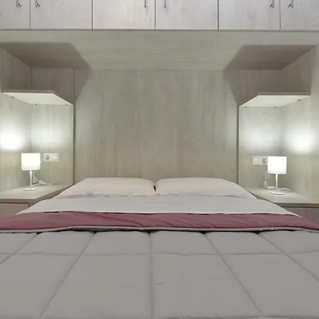 Cyclamen Hermoupolis Appartement *