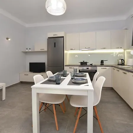 Cyclamen Hermoupolis