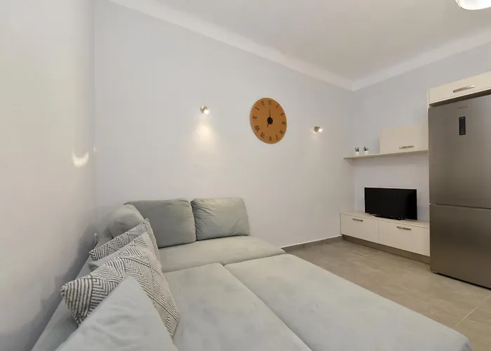 Cyclamen Hermoupolis * Ermoupoli