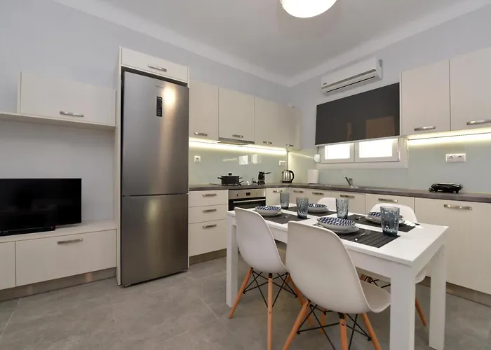 Cyclamen Hermoupolis *